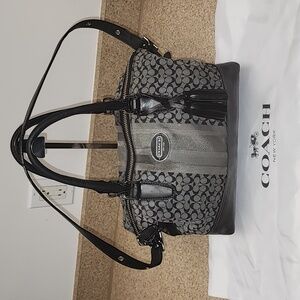 Coach vintage canvas shoulder bag